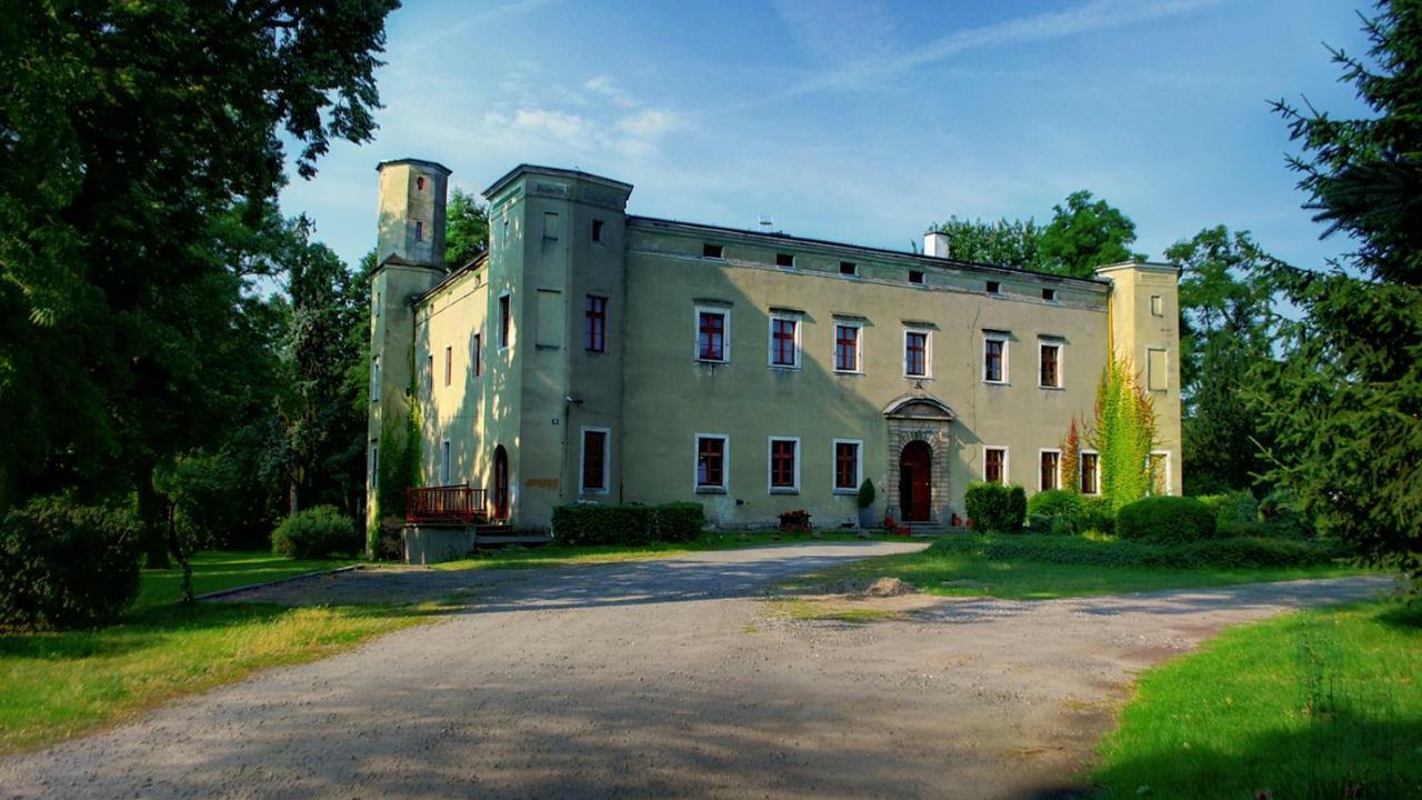 Zamek Dobroszyce Aparthotel Exterior photo