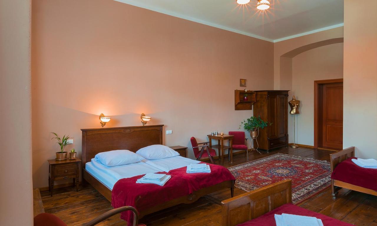 Zamek Dobroszyce Aparthotel Exterior photo