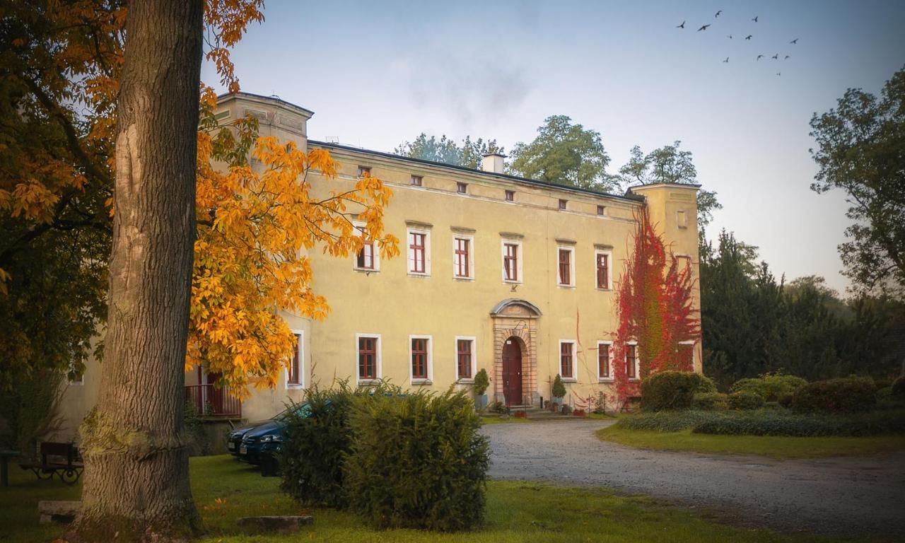 Zamek Dobroszyce Aparthotel Exterior photo